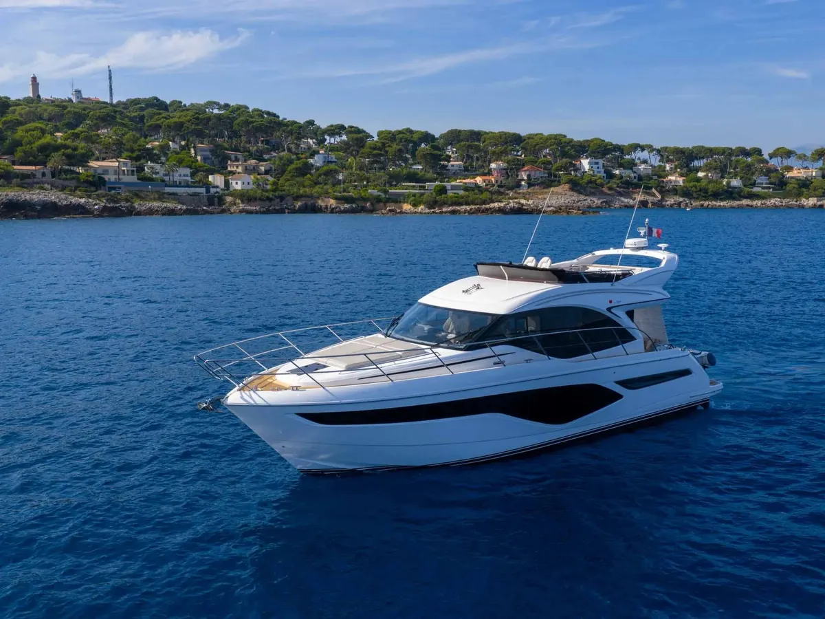 Princess F50 — Exterior photo 2