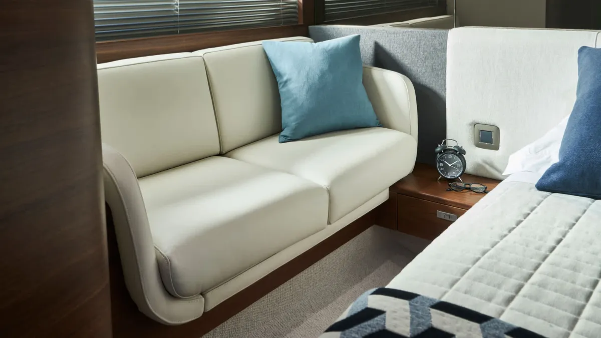 Princess V50 Open — Interior photo 4