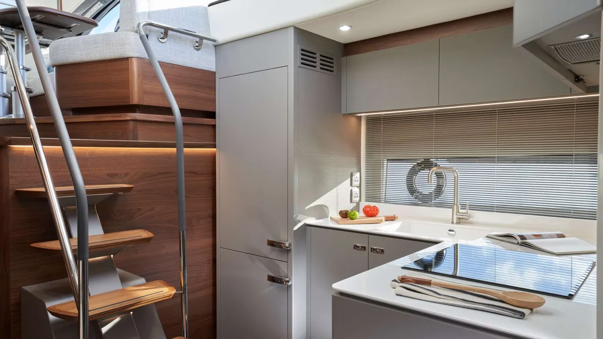 Princess V50 Open — Interior photo 1