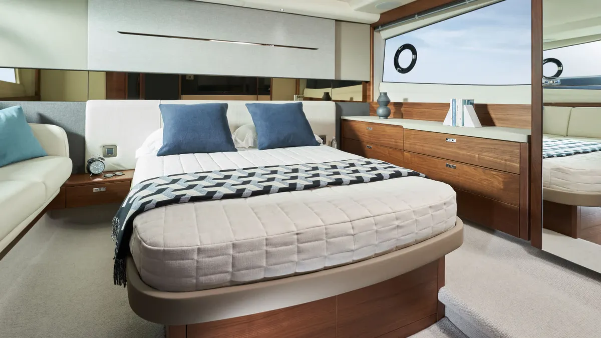 Princess V50 Open — Interior photo 3