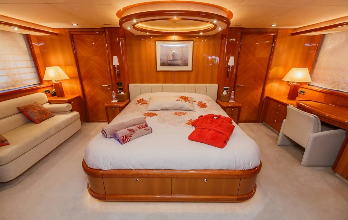 Sunseeker 82 Basya Nicoli — Interior photo 2