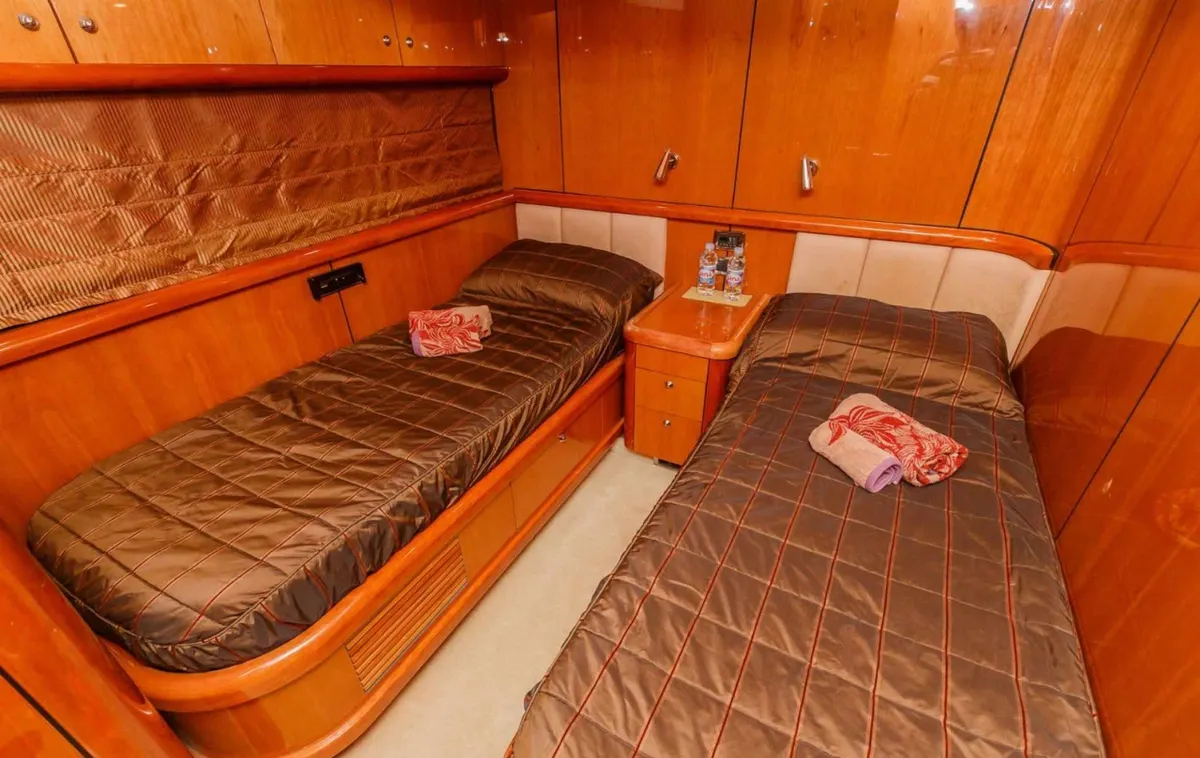 Sunseeker 82 Basya Nicoli — Interior photo 3