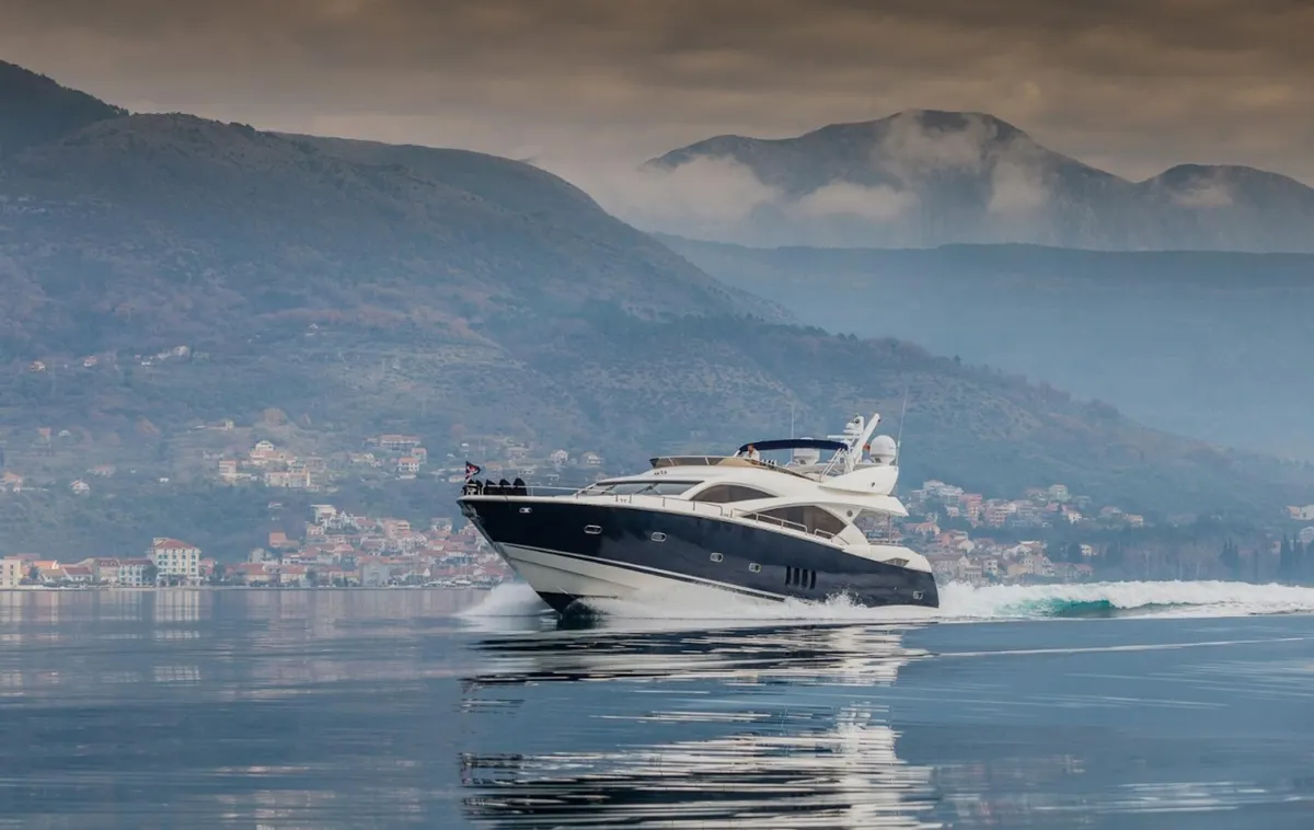 Sunseeker 82 Basya Nicoli