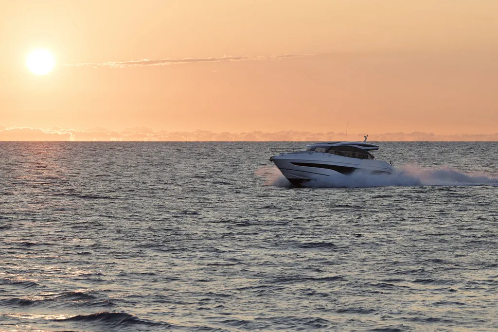 Princess V65 — Exterior photo 16