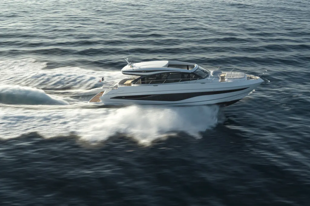 Princess V65 — Exterior photo 6