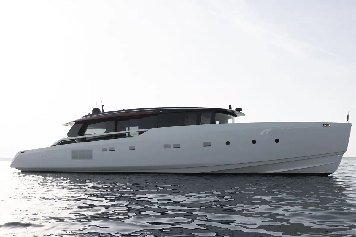 Sanlorenzo SP110 — Exterior photo 2