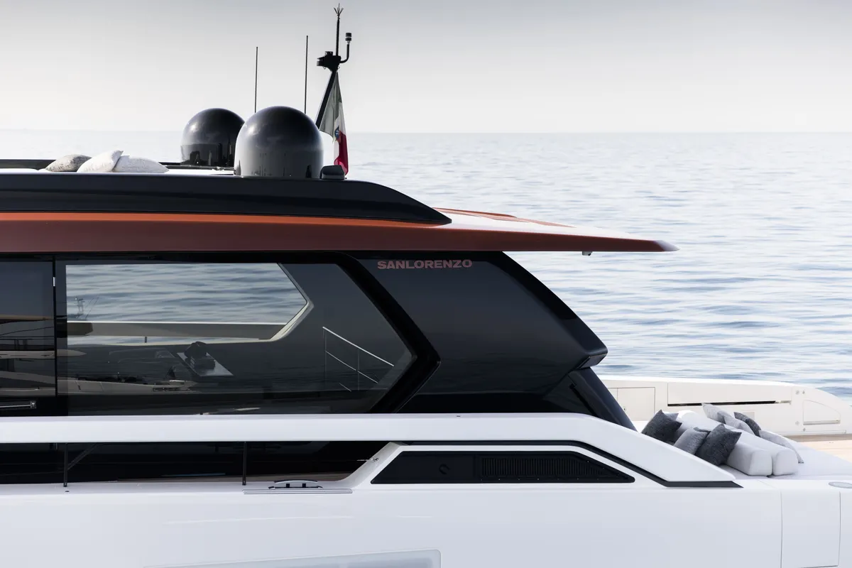 Sanlorenzo SP110 — Exterior photo 4