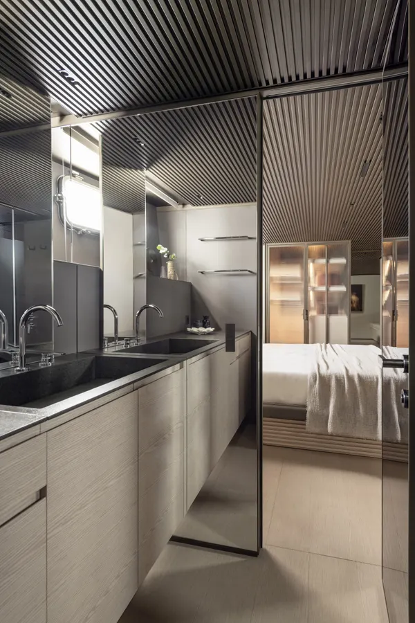 Sanlorenzo SP110 — Interior photo 4