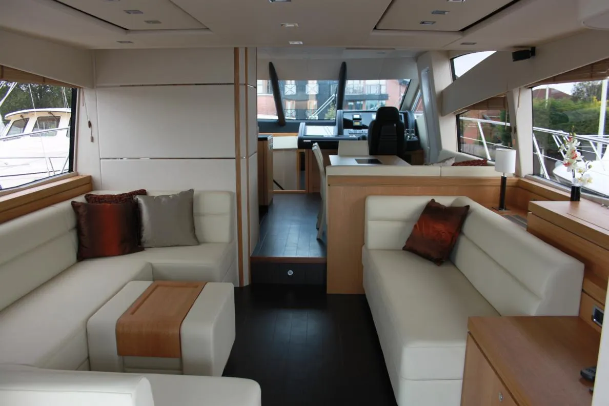 Sunseeker Manhattan 63 — Interior photo 1