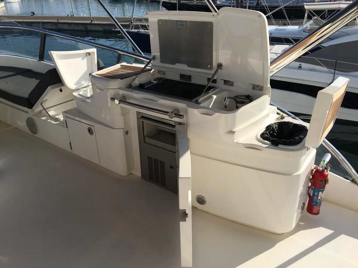 Fairline Squadron 68 — Exterior photo 20