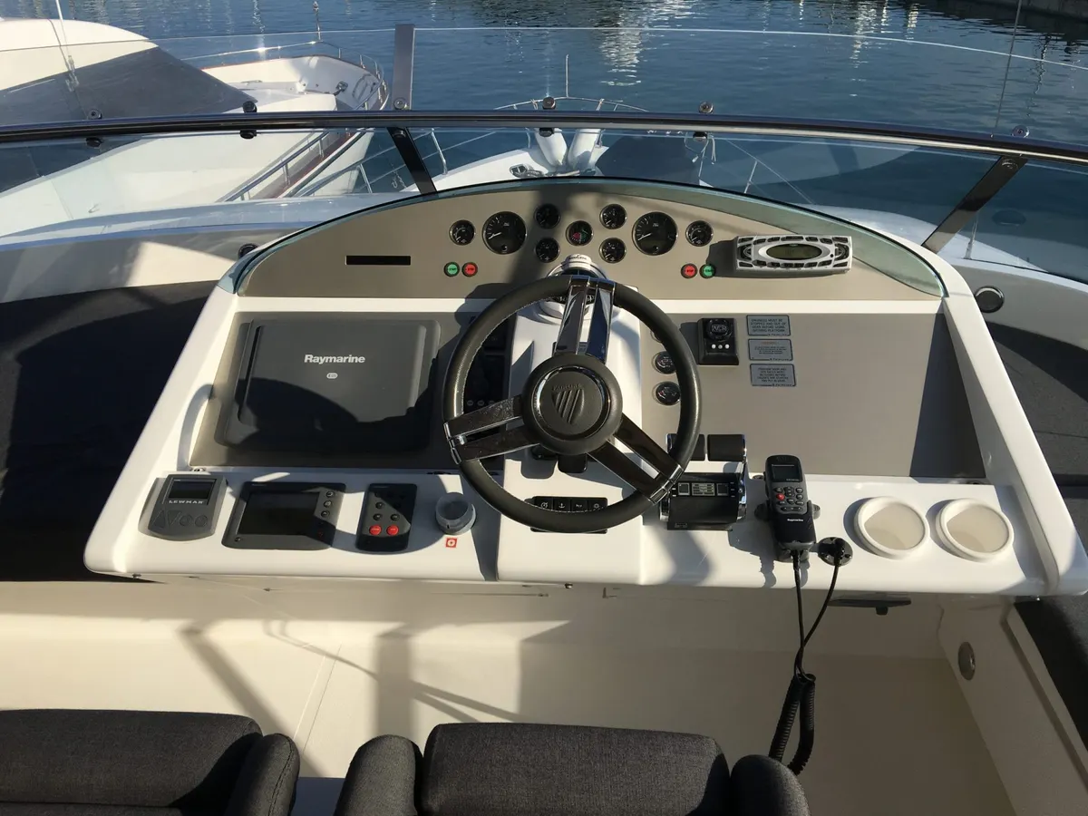 Fairline Squadron 68 — Exterior photo 21