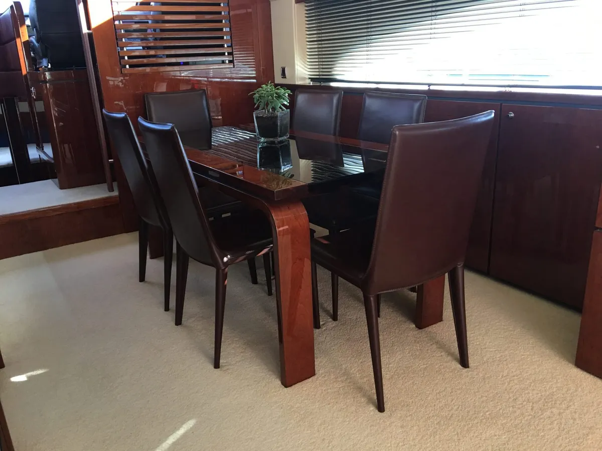Fairline Squadron 68 — Interior photo 4