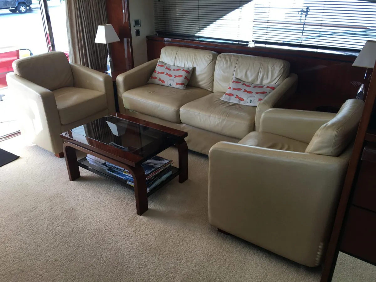 Fairline Squadron 68 — Interior photo 7
