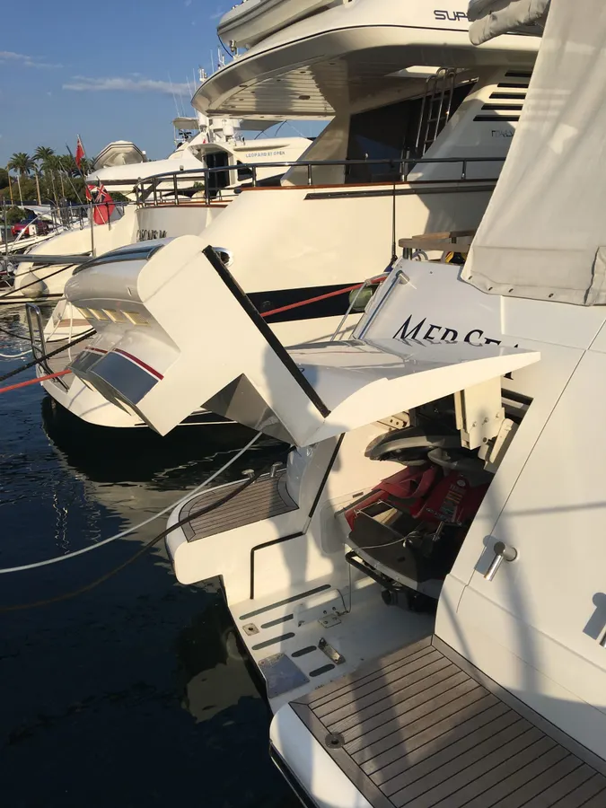 Fairline Squadron 68 — Exterior photo 4
