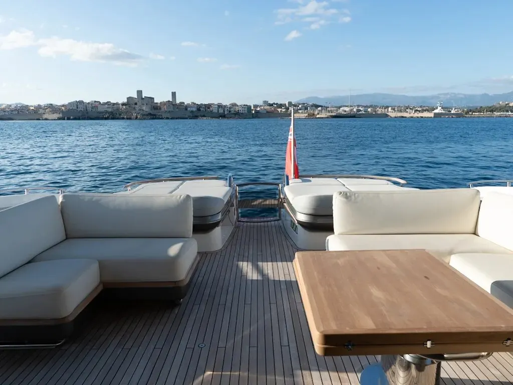 Princess S78 — Interior photo 2
