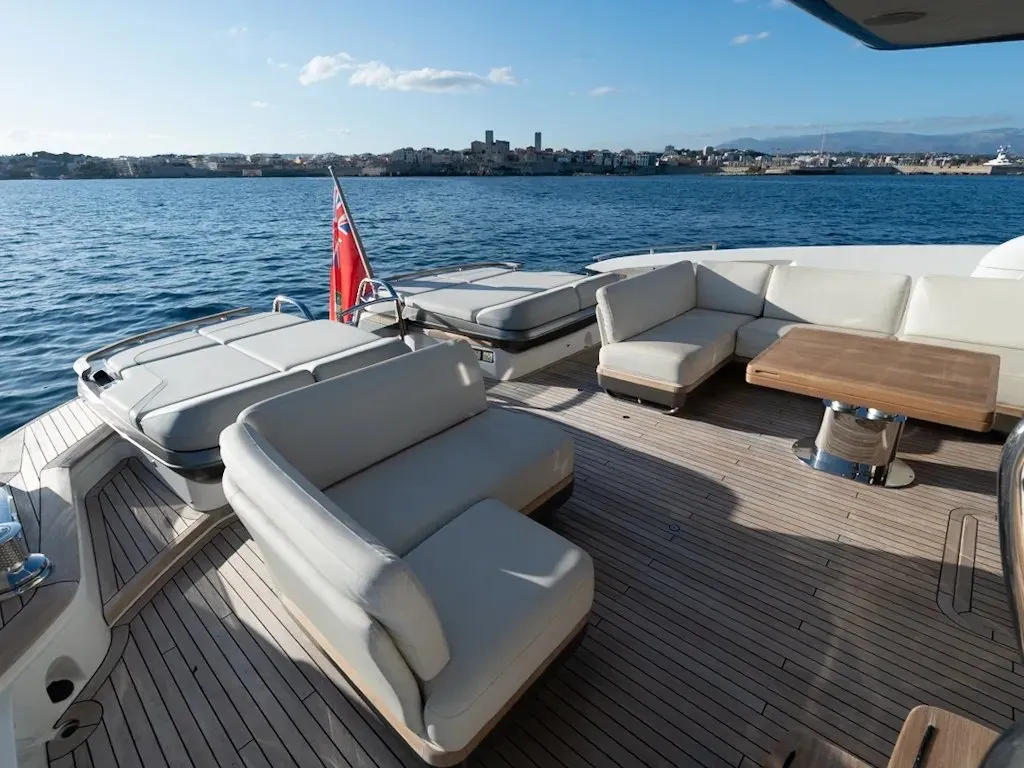 Princess S78 — Interior photo 3