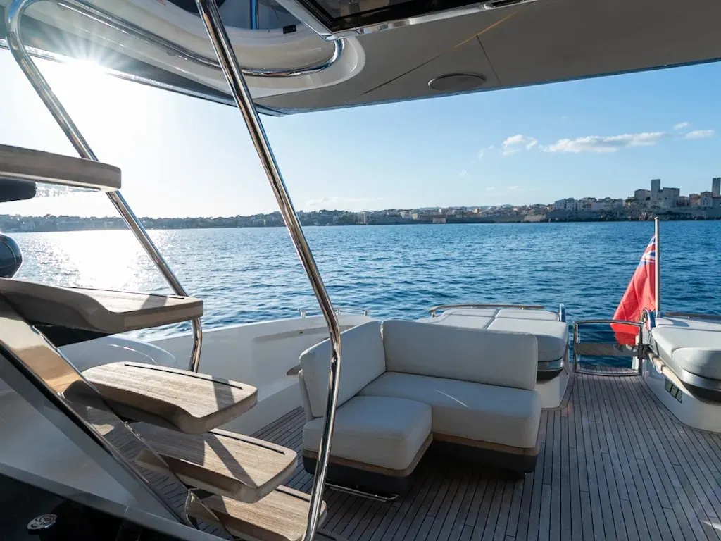 Princess S78 — Interior photo 4
