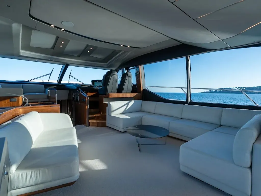 Princess S78 — Interior photo 8