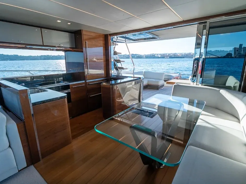 Princess S78 — Interior photo 9