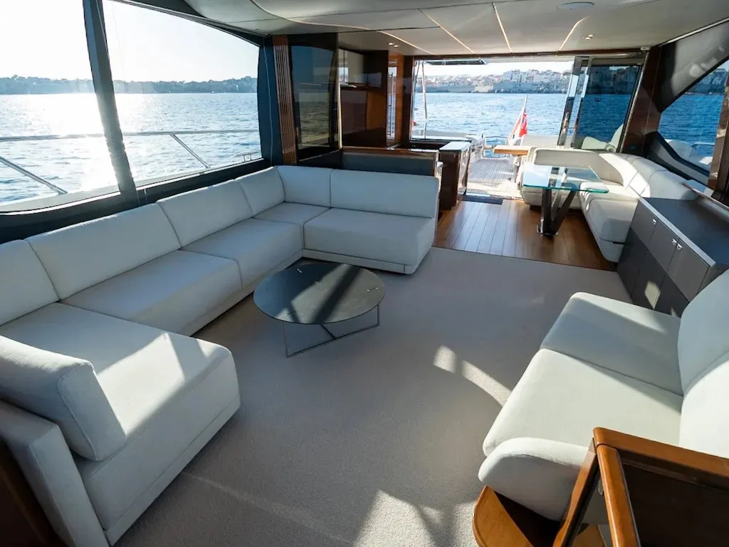 Princess S78 — Interior photo 10