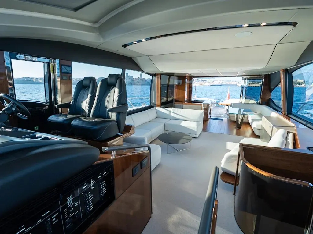 Princess S78 — Interior photo 11