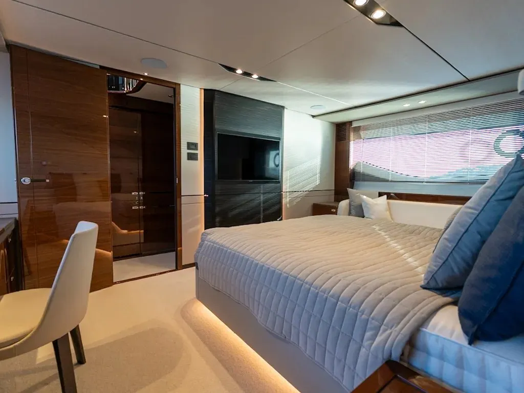 Princess S78 — Interior photo 16