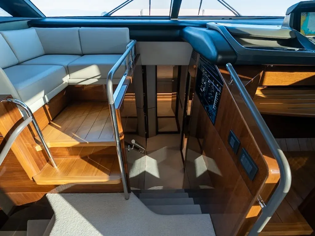 Princess S78 — Interior photo 20