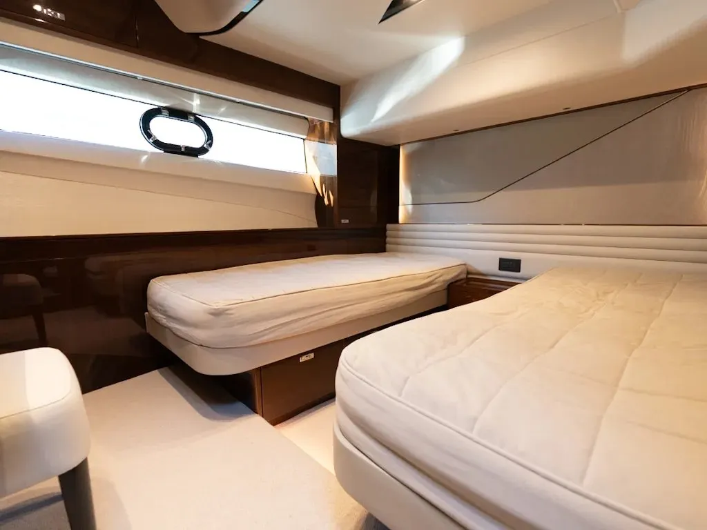 Princess S78 — Interior photo 22
