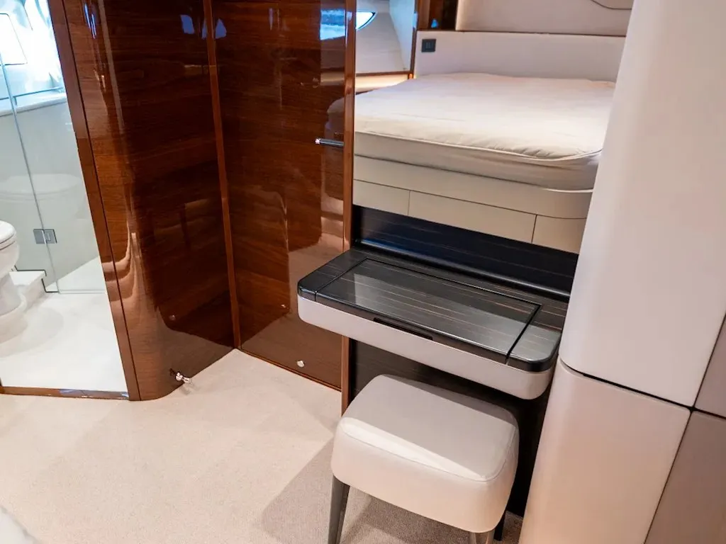 Princess S78 — Interior photo 29