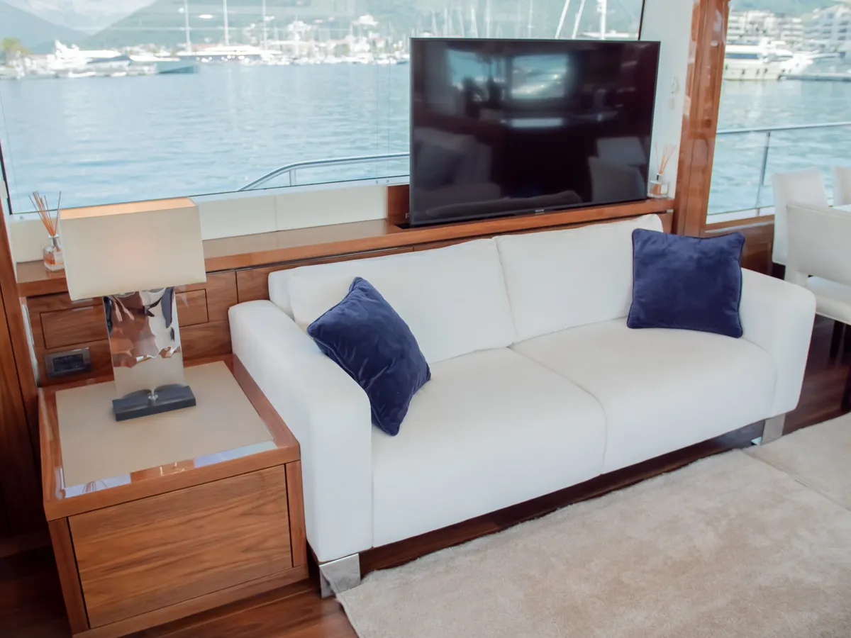 Sunseeker 76 — Interior photo 10
