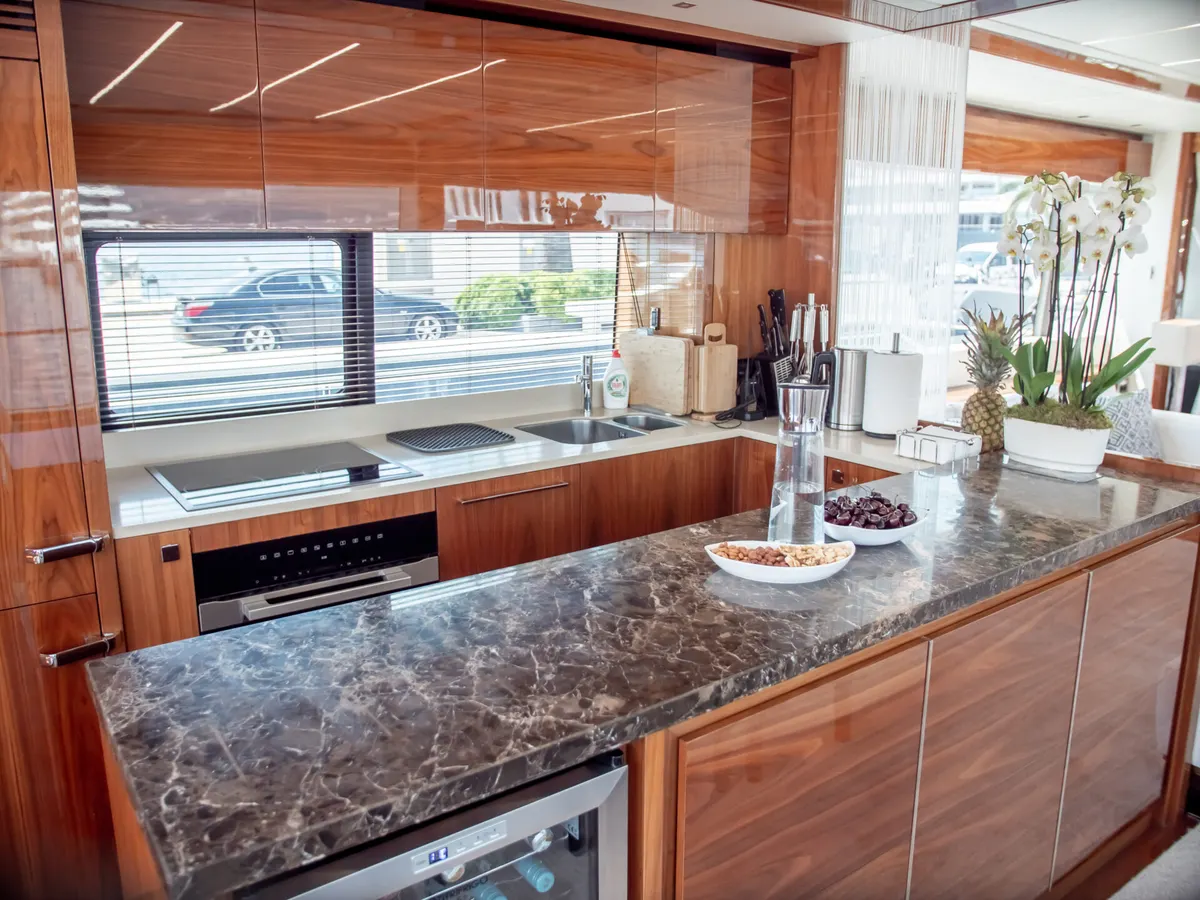 Sunseeker 76 — Interior photo 12