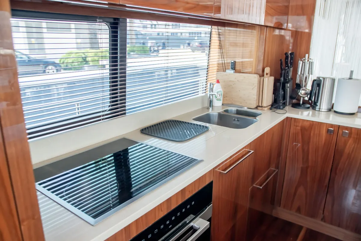 Sunseeker 76 — Interior photo 13