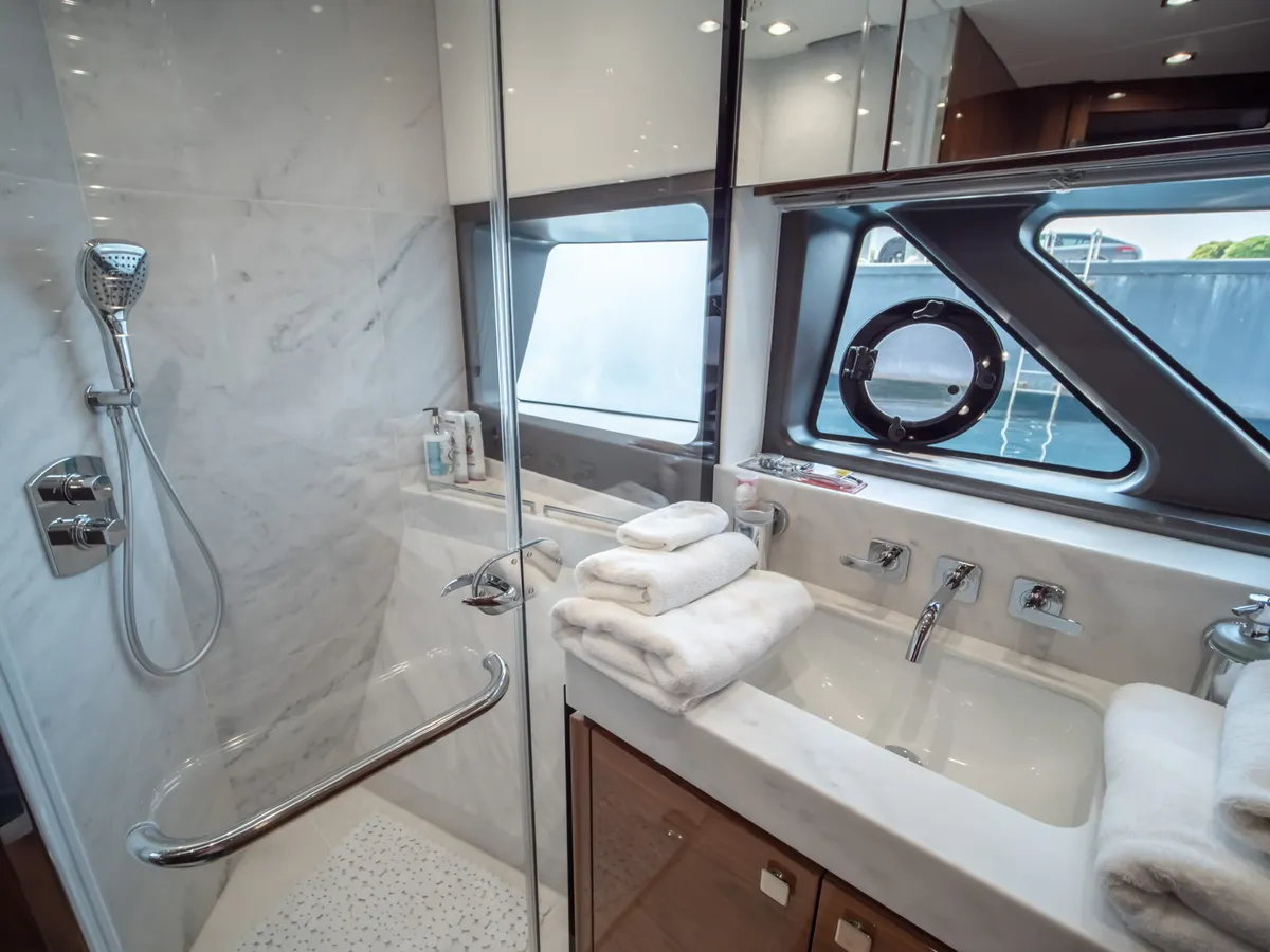 Sunseeker 76 — Interior photo 23