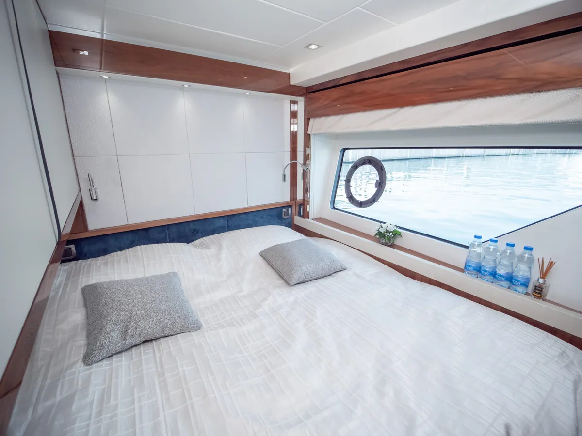Sunseeker 76 — Interior photo 26