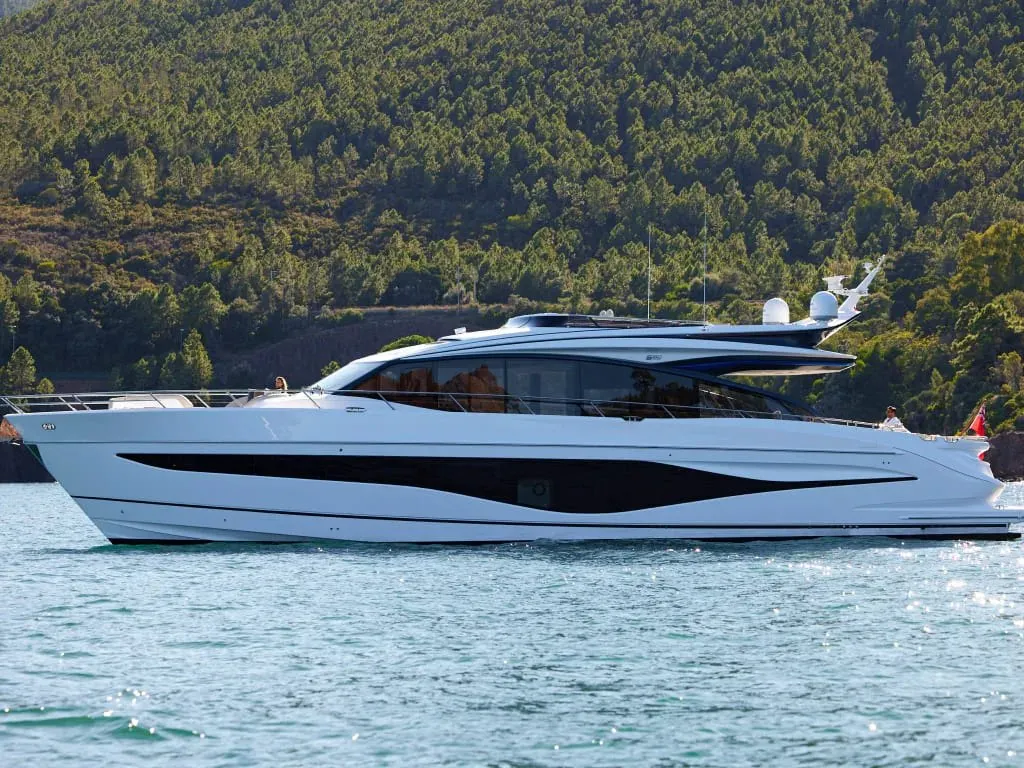 Princess S80 — Exterior photo 2