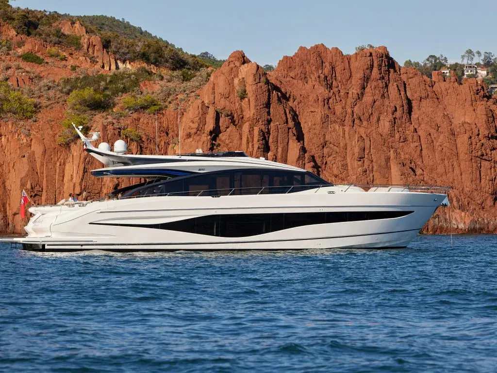 Princess S80 — Exterior photo 3