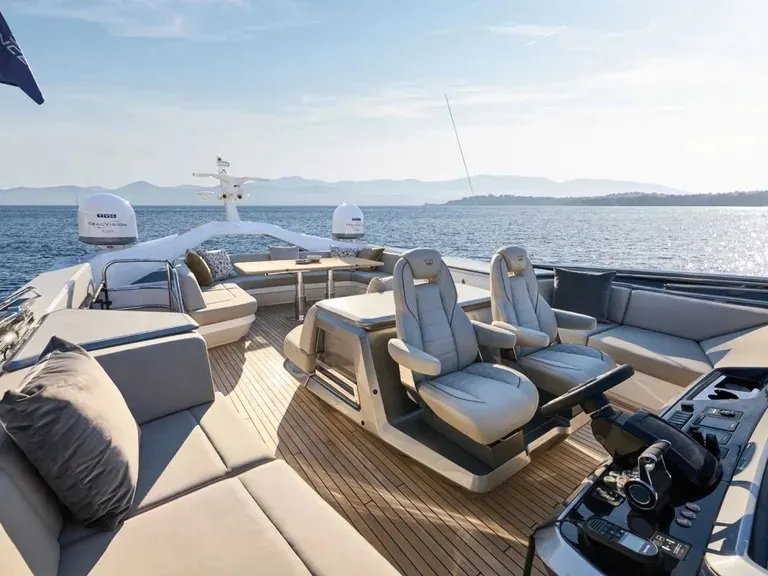 Princess S80 — Exterior photo 25