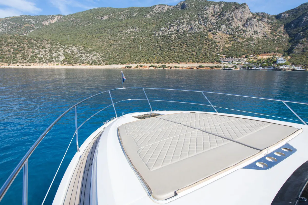 Angel Wings - Fairline Targa 45 GT — Interior photo 5