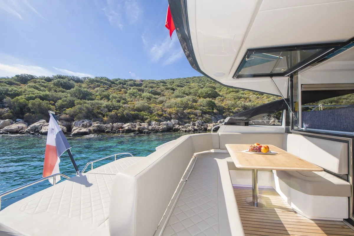 Angel Wings - Fairline Targa 45 GT — Interior photo 6