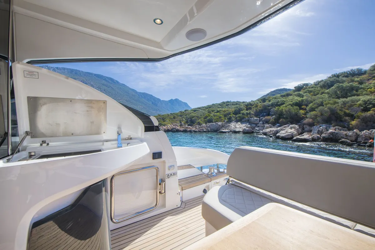 Angel Wings - Fairline Targa 45 GT — Interior photo 7
