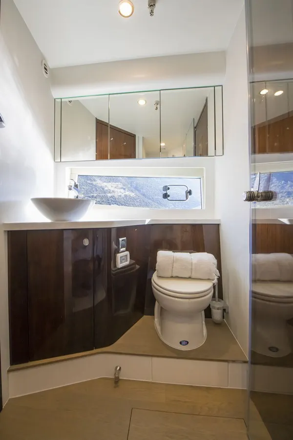 Angel Wings - Fairline Targa 45 GT — Interior photo 8