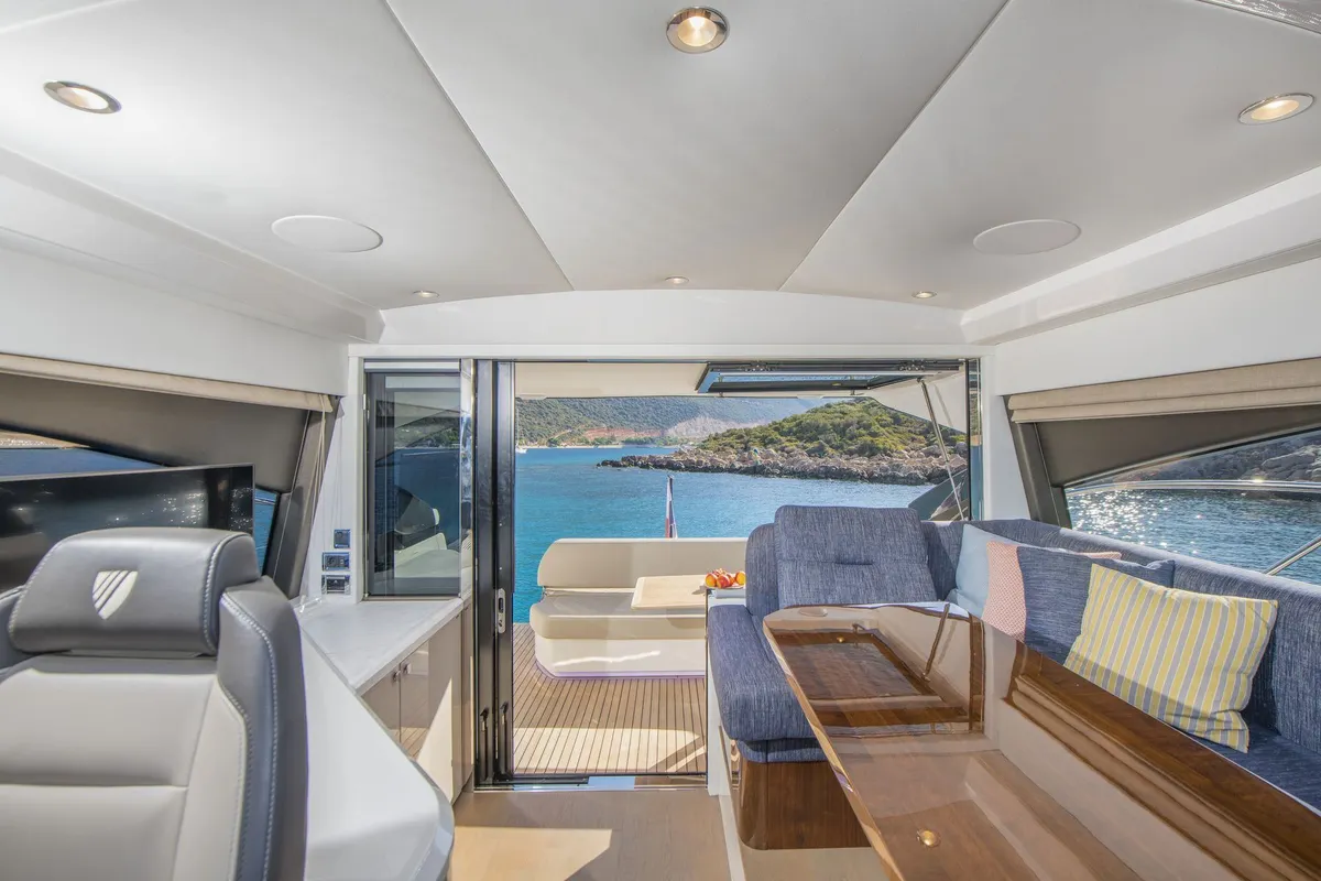 Angel Wings - Fairline Targa 45 GT — Interior photo 9