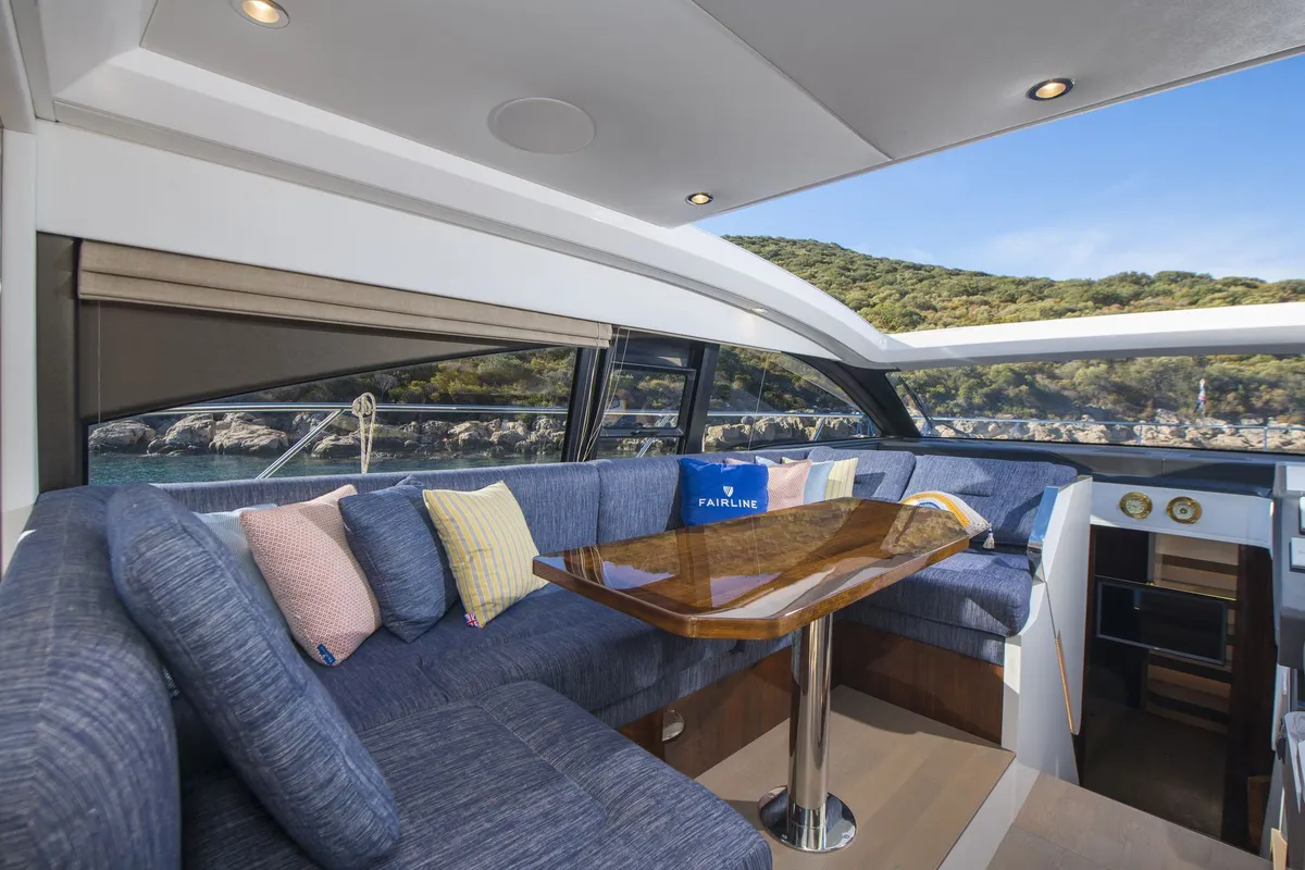 Angel Wings - Fairline Targa 45 GT — Interior photo 12