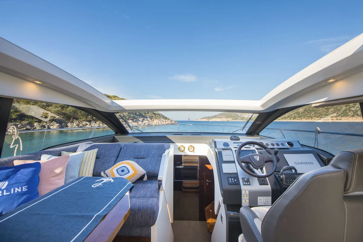 Angel Wings - Fairline Targa 45 GT — Interior photo 13