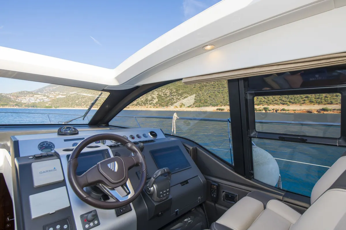 Angel Wings - Fairline Targa 45 GT — Interior photo 14