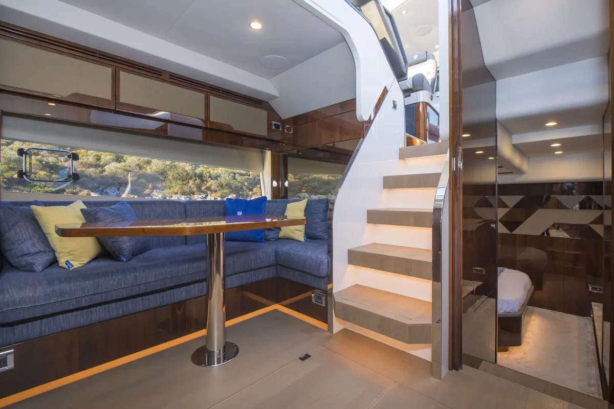 Angel Wings - Fairline Targa 45 GT — Interior photo 16
