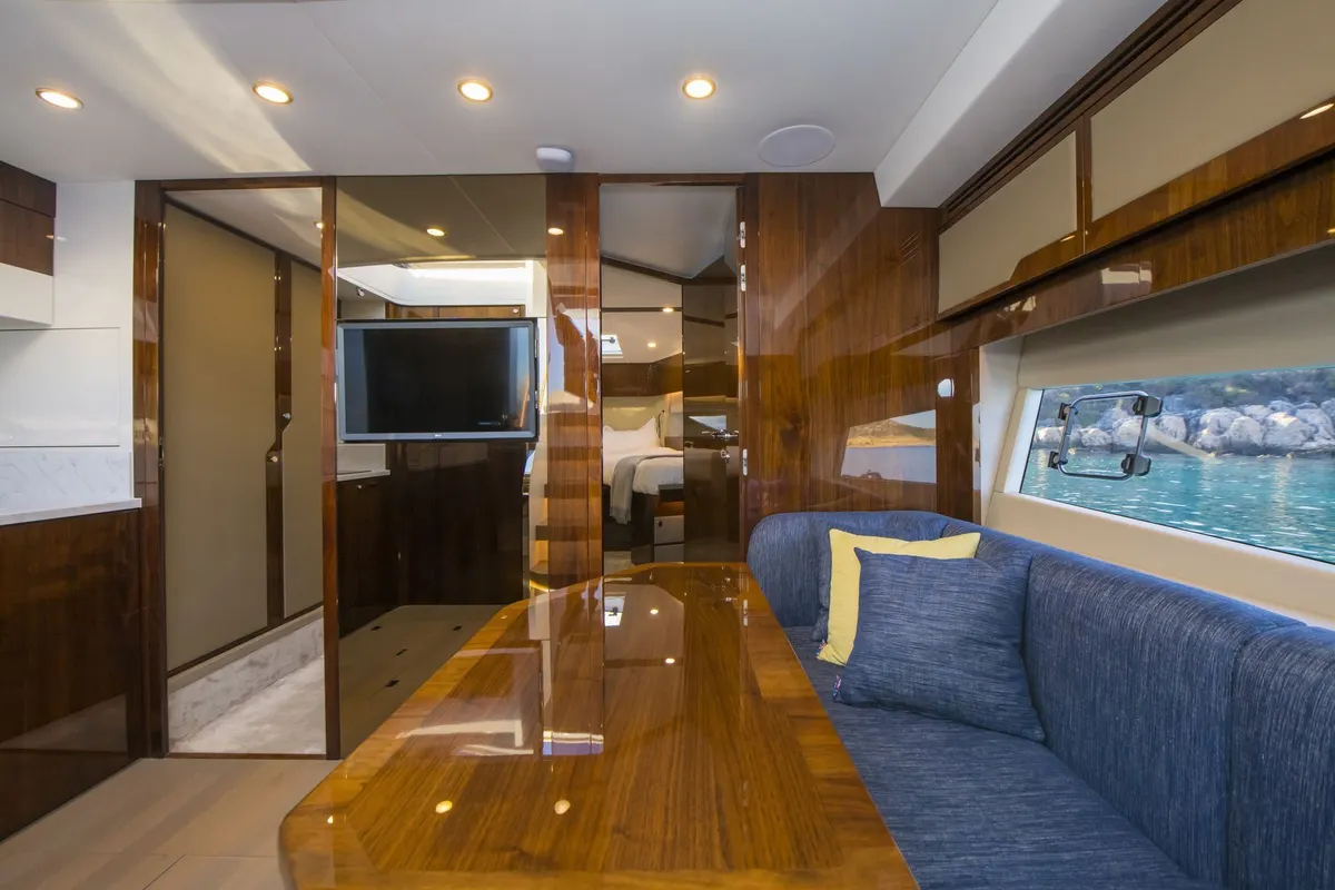 Angel Wings - Fairline Targa 45 GT — Interior photo 19