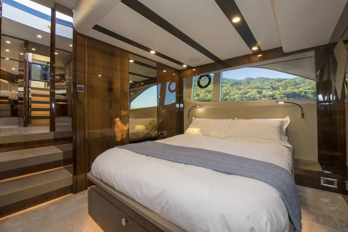Angel Wings - Fairline Targa 45 GT — Interior photo 20