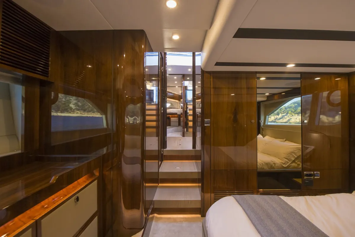 Angel Wings - Fairline Targa 45 GT — Interior photo 22