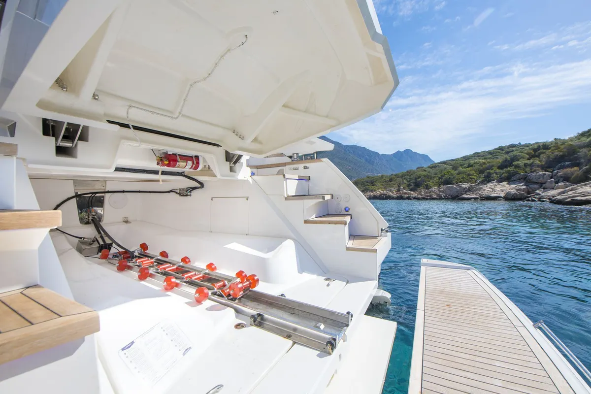 Angel Wings - Fairline Targa 45 GT — Interior photo 1